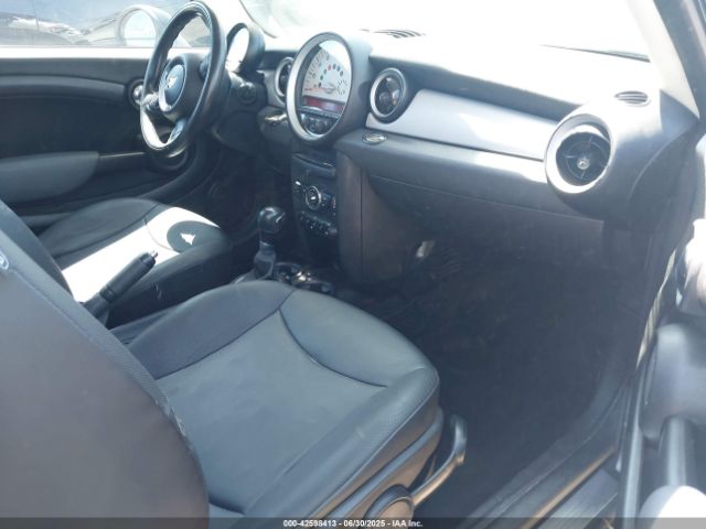 2011 MINI COOPER WMWSU3C58BT252163 Photo 4