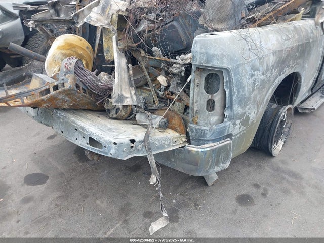 3C6UR5DL3KG663657 RAM 2500