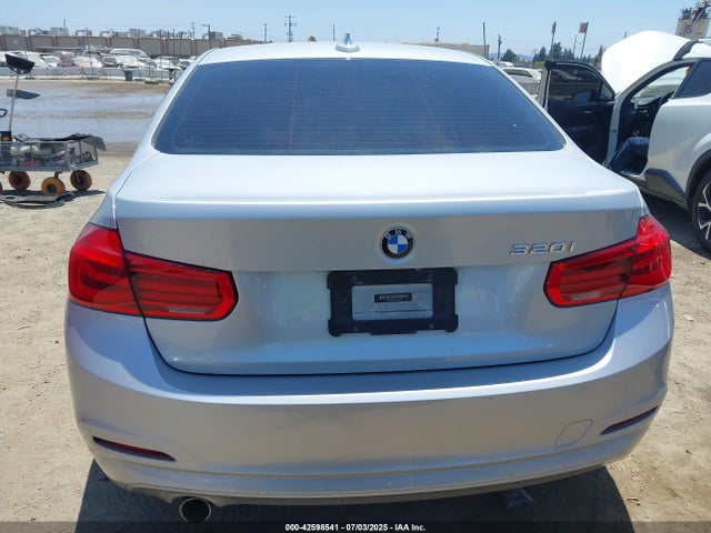 BMW 2018 2018 WBA8A9C59JAD27679 Image 17