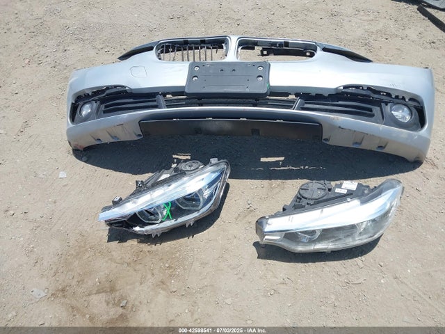 BMW 2018 2018 WBA8A9C59JAD27679 Image 12