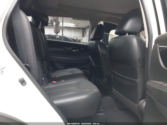 Nissan 2017 2017 JN8AT2MT0HW386900 Image 8