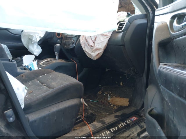 JN8AT2MT5GW006061 Nissan Rogue