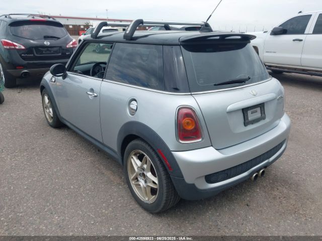 2007 MINI COOPER S WMWMF73567TT83738 Photo 2
