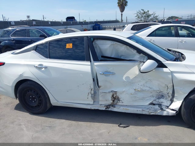 Nissan 2019 2019 1N4BL4BV4KC153505 Image 13