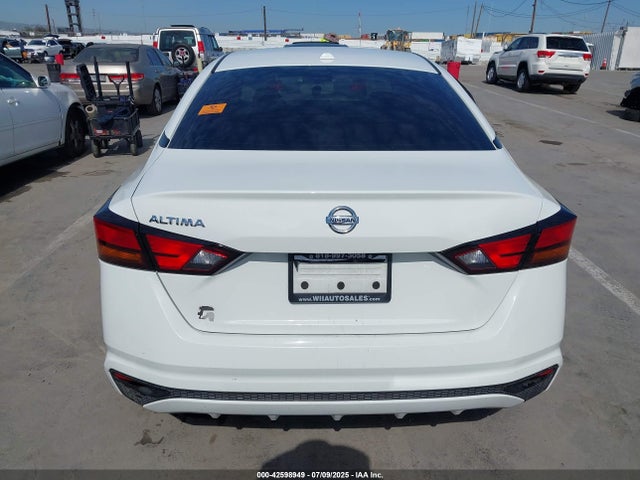 Nissan 2019 2019 1N4BL4BV4KC153505 Image 16