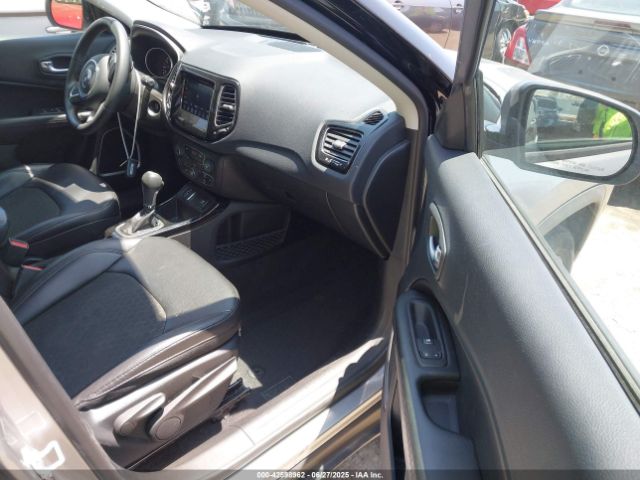 2019 JEEP COMPASS 3C4NJCBBXKT613848 Photo 4