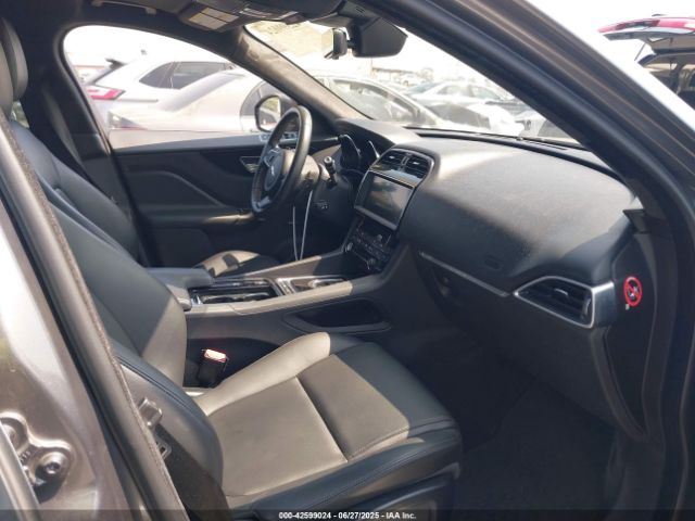 2019 JAGUAR F-PACE SADCJ2FX6KA398553 Photo 4
