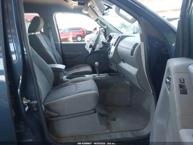 1N6DD0ER4HN735556 Nissan 2017