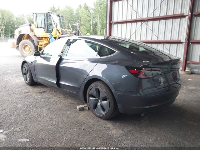 2018 TESLA MODEL 3 5YJ3E1EB1JF113988 Photo 2