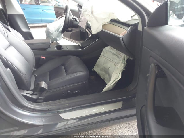 2018 TESLA MODEL 3 5YJ3E1EB1JF113988 Photo 4