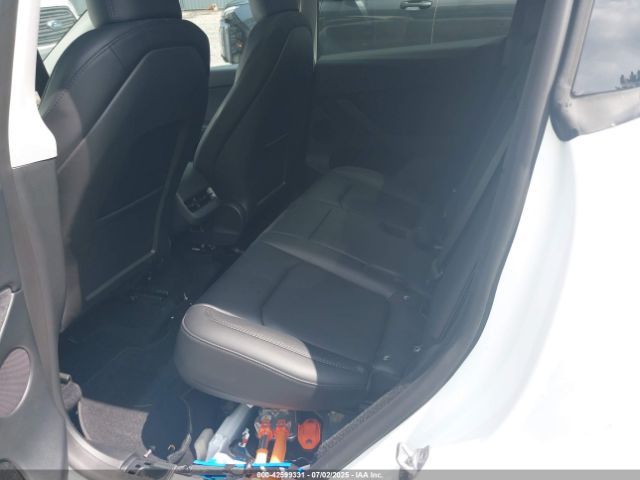 2025 TESLA MODEL Y 7SAYGDEE6SF293100 Photo 7