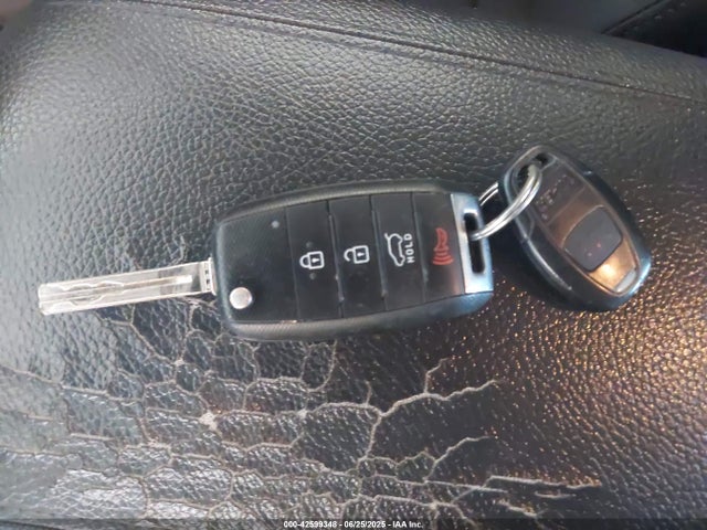 Продажа на аукционе авто 2015 Kia Sorento Lx, vin: 5XYKTCA64FG607865, номер лота: 42599348