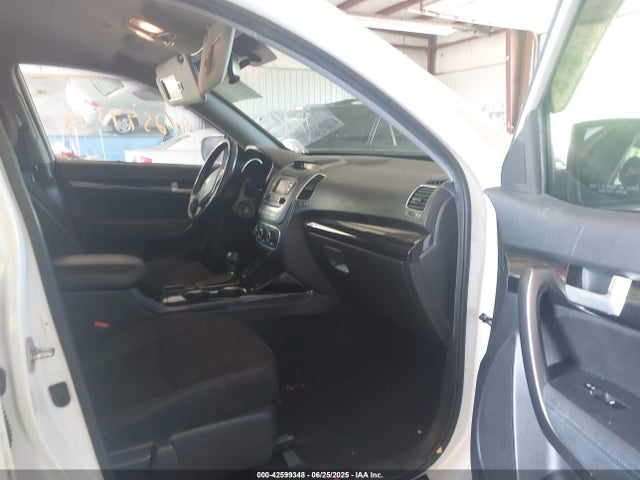 Продажа на аукционе авто 2015 Kia Sorento Lx, vin: 5XYKTCA64FG607865, номер лота: 42599348
