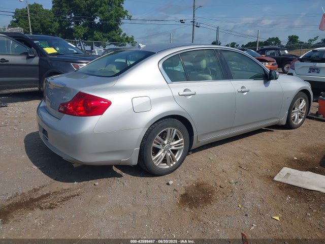Infiniti 2015 2015 JN1CV6AP7FM501436 Image 4