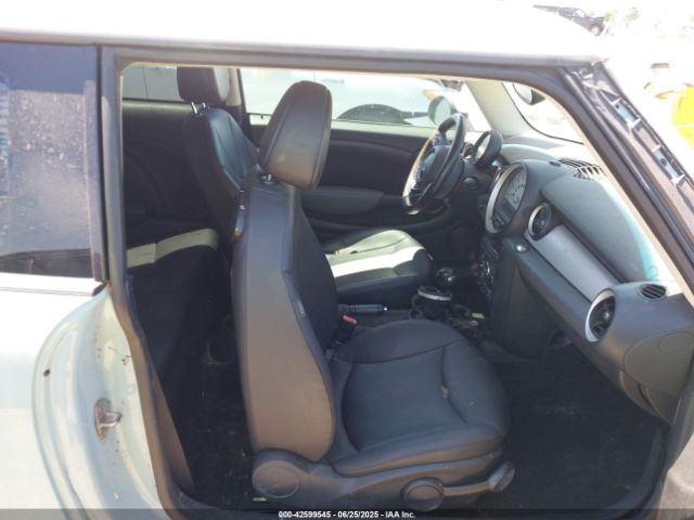 2011 MINI COOPER WMWSU3C57BT253854 Photo 4