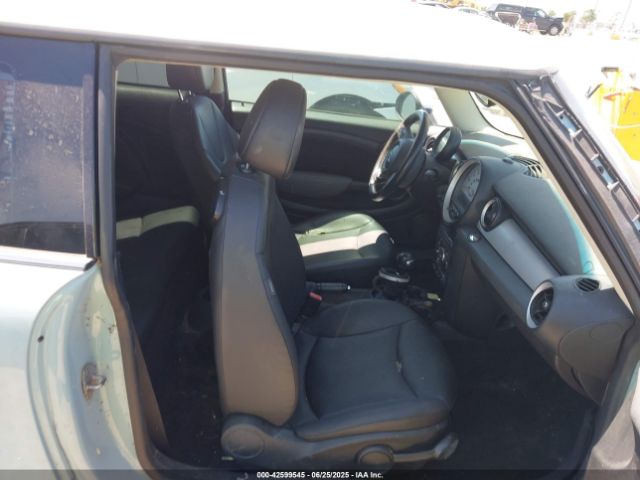 2011 MINI COOPER WMWSU3C57BT253854 Photo 7