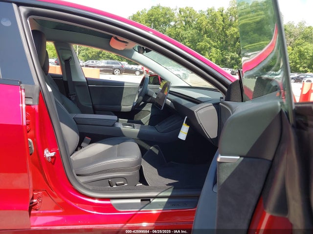 2025 TESLA MODEL 3 5YJ3E1EB5SF951846 Photo 4