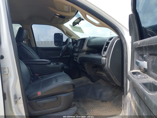 3C6UR5HL5KG581603 RAM 2019