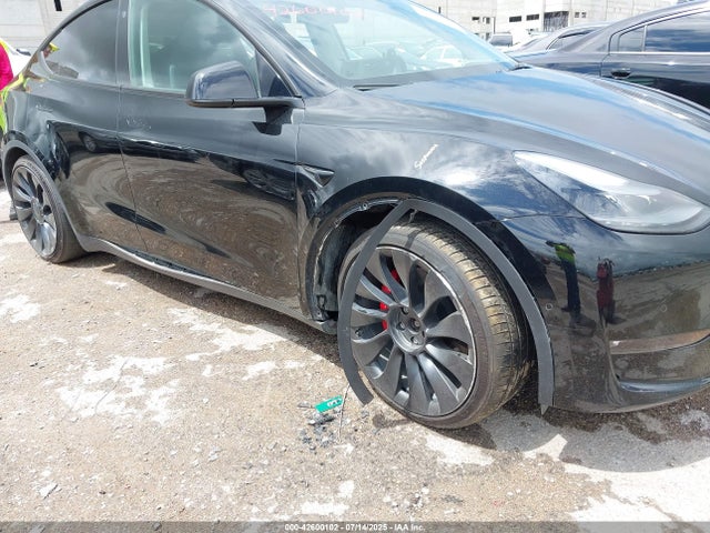 7SAYGDEF4NF394651 Tesla Model Y