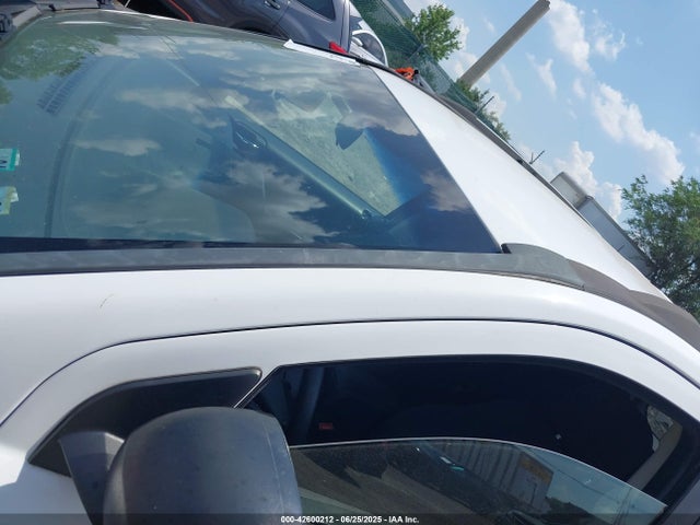 1C4NJCBA8FD334143 Jeep 2015
