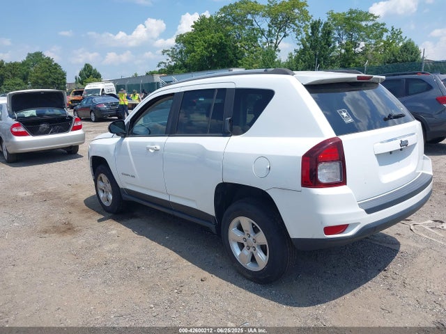 1C4NJCBA8FD334143 Jeep 2015