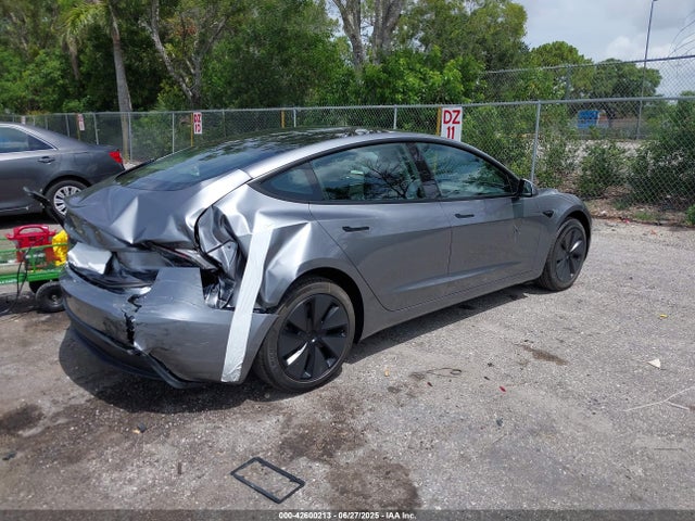 2025 TESLA MODEL 3 5YJ3E1EA6SF035121 Photo 3