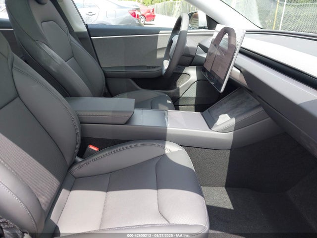 2025 TESLA MODEL 3 5YJ3E1EA6SF035121 Photo 4