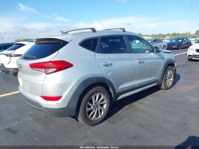 2018 HYUNDAI TUCSON KM8J33A44JU631922 Photo 3
