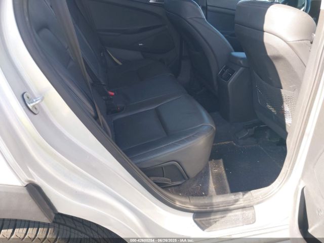 2018 HYUNDAI TUCSON KM8J33A44JU631922 Photo 7