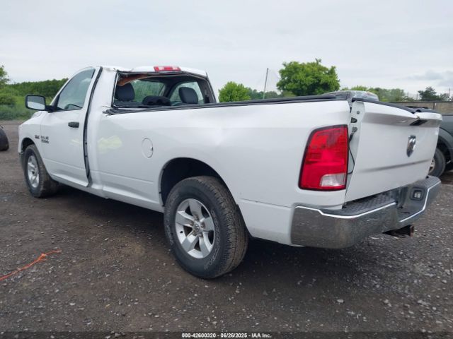 2016 RAM 1500 3C6JR6DT7GG285374 Photo 2