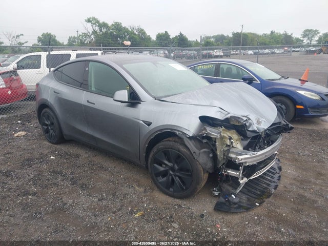2025 TESLA MODEL Y 7SAYGDEE2SA358442 Photo 0