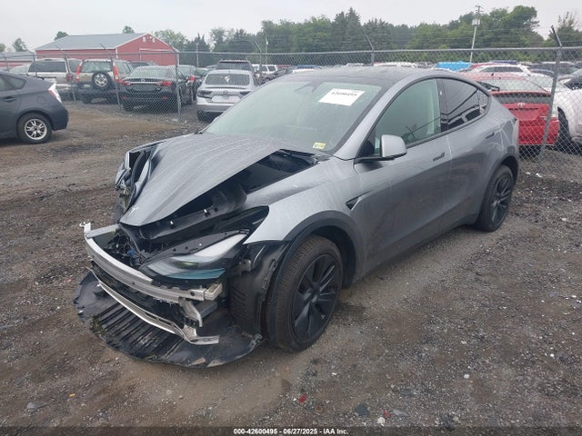 2025 TESLA MODEL Y 7SAYGDEE2SA358442 Photo 1