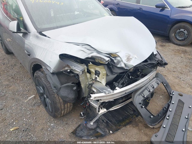 2025 TESLA MODEL Y 7SAYGDEE2SA358442 Photo 5
