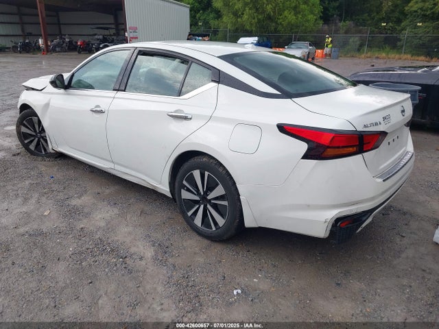Nissan 2021 2021 1N4BL4EV1MN373655 Image 3