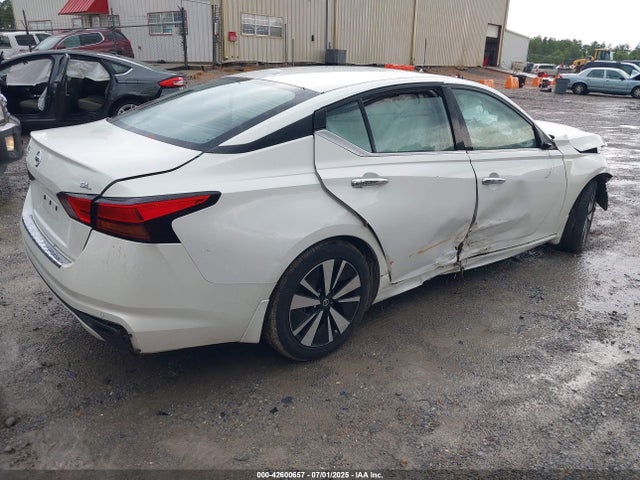 Nissan 2021 2021 1N4BL4EV1MN373655 Image 4