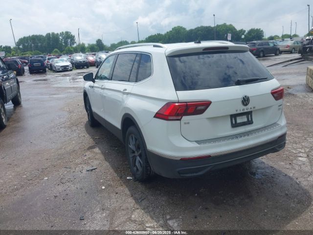 2022 VOLKSWAGEN TIGUAN 3VV2B7AX0NM079702 Photo 2
