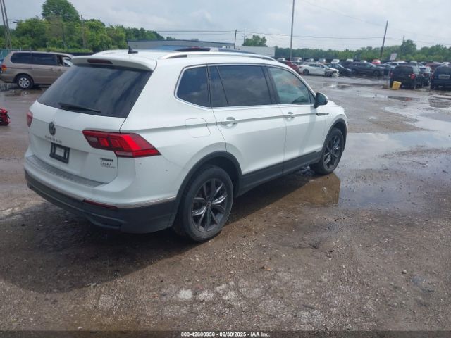 2022 VOLKSWAGEN TIGUAN 3VV2B7AX0NM079702 Photo 3