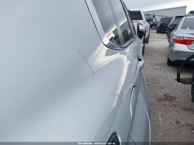 JA4J4TA88NZ045277 Mitsubishi Outlander