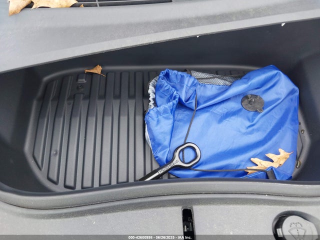 2024 TESLA MODEL 3 5YJ3E1EAXRF748534 Photo 9