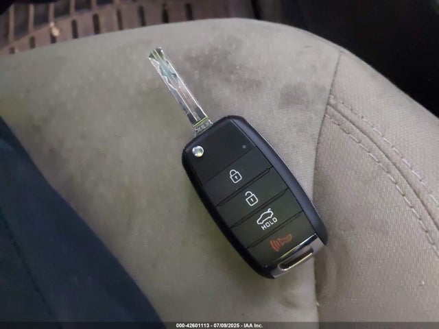 Продаж на аукціоні авто 2015 Kia Optima Lx, vin: 5XXGM4A70FG478058, номер лоту: 42601113