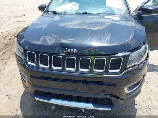 3C4NJDCB3JT153578 Jeep 2018