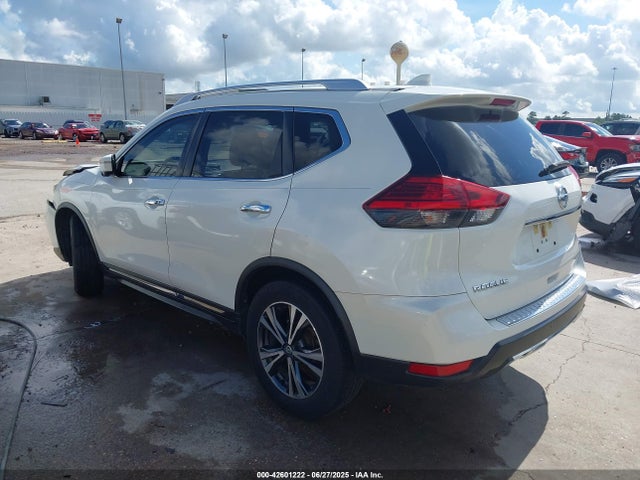 Nissan 2017 2017 JN8AT2MT5HW388030 Image 3