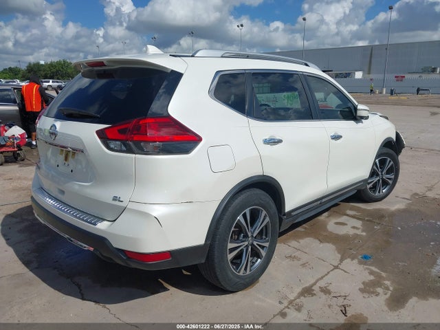 Nissan 2017 2017 JN8AT2MT5HW388030 Image 4