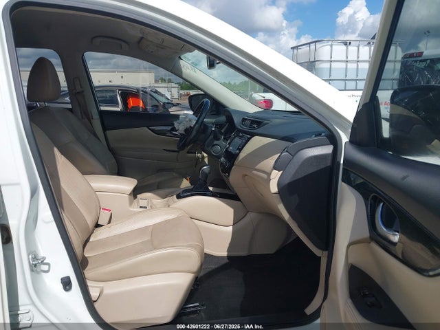 Nissan 2017 2017 JN8AT2MT5HW388030 Image 5