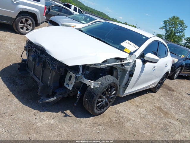 3MZBN1U70JM249689 Mazda pe