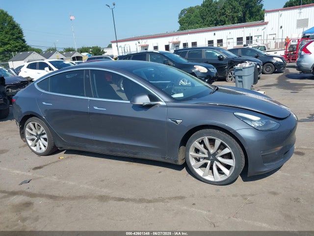 5YJ3E1EA3JF035611 Tesla MODEL 3