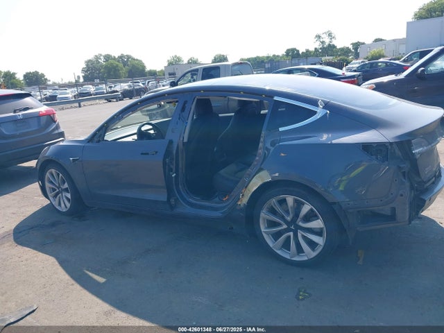 5YJ3E1EA3JF035611 Tesla MODEL 3