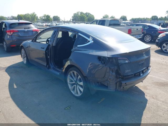 2018 TESLA MODEL 3 5YJ3E1EA3JF035611 Photo 2