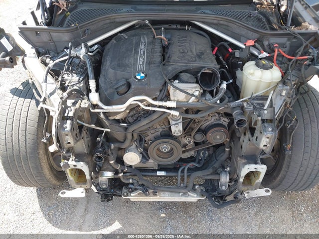 2018 BMW X5 5UXKR0C55J0X95732 Photo 9