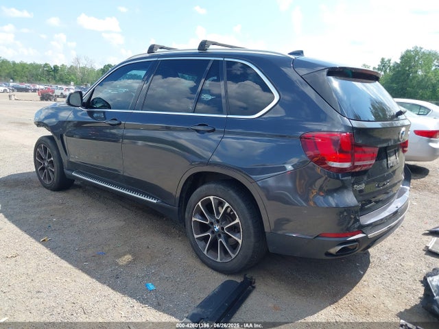 2018 BMW X5 5UXKR0C55J0X95732 Photo 2